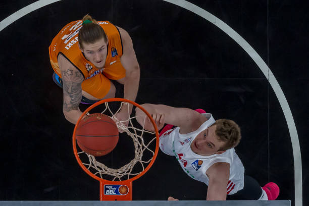 虽然止步首 虽然止步首